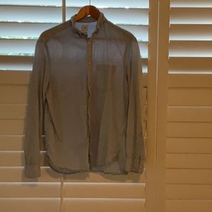 H&M’s light blue button down medium